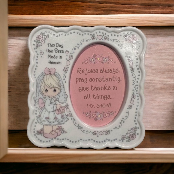 Precious Moments First Communion Frame 1994 - Picture 1 of 2